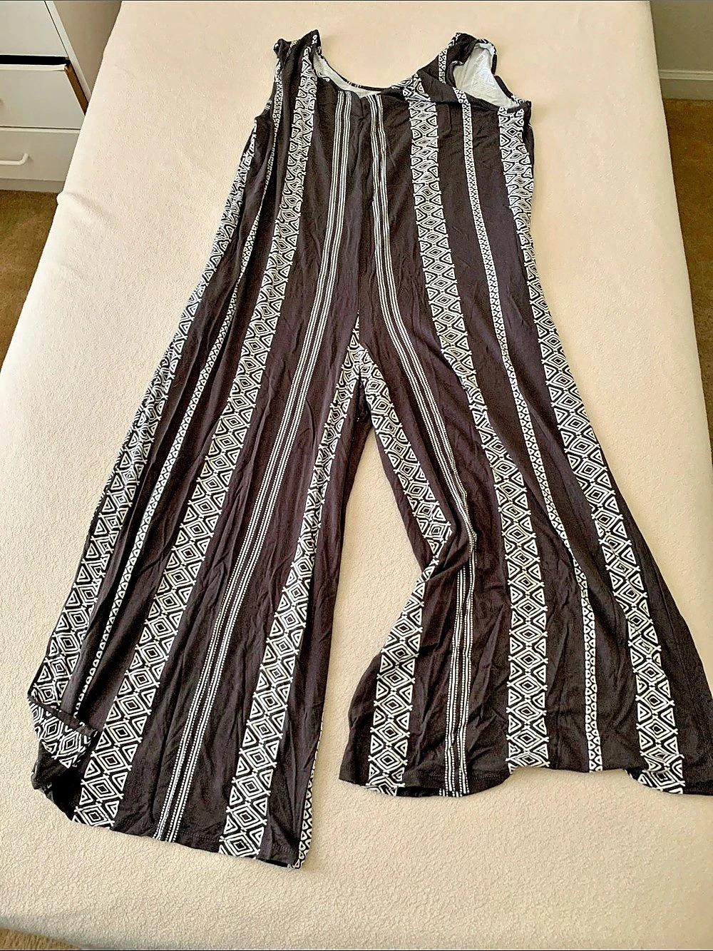 Women's Geometric Wide Leg Jumpsuit in Black & White